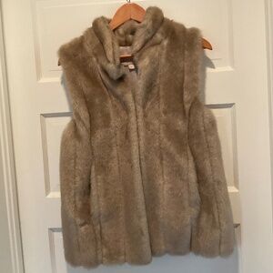 Blonde faux fur vest- perfect used condition size small